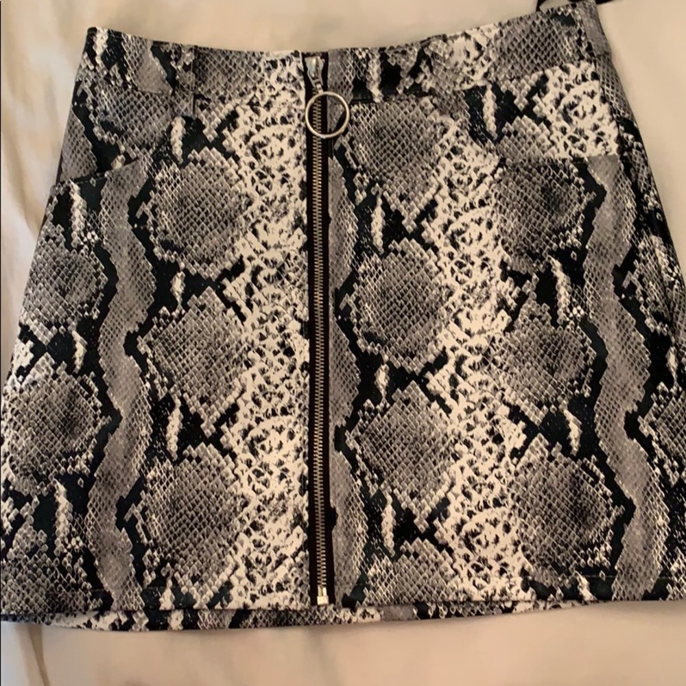 Zip-up snakeskin mini skirt